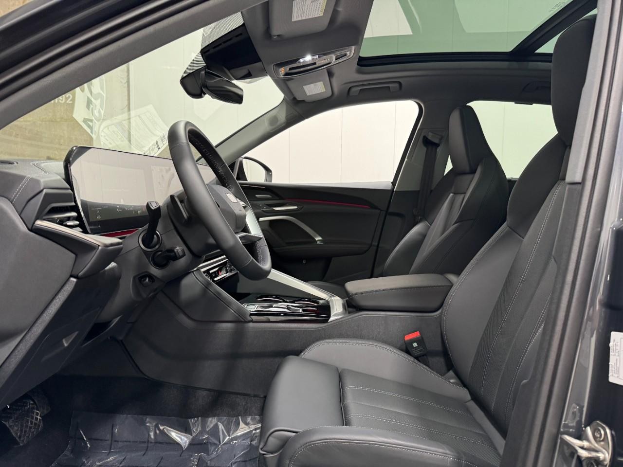 Audi Q5 Vehicle Full-screen Gallery Image 28