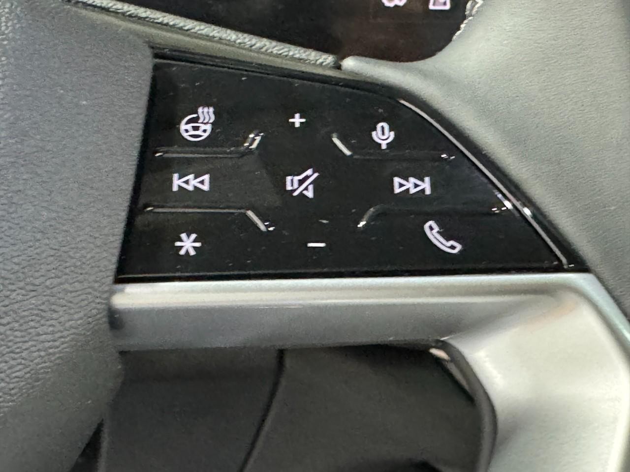 Audi Q5 Vehicle Full-screen Gallery Image 32