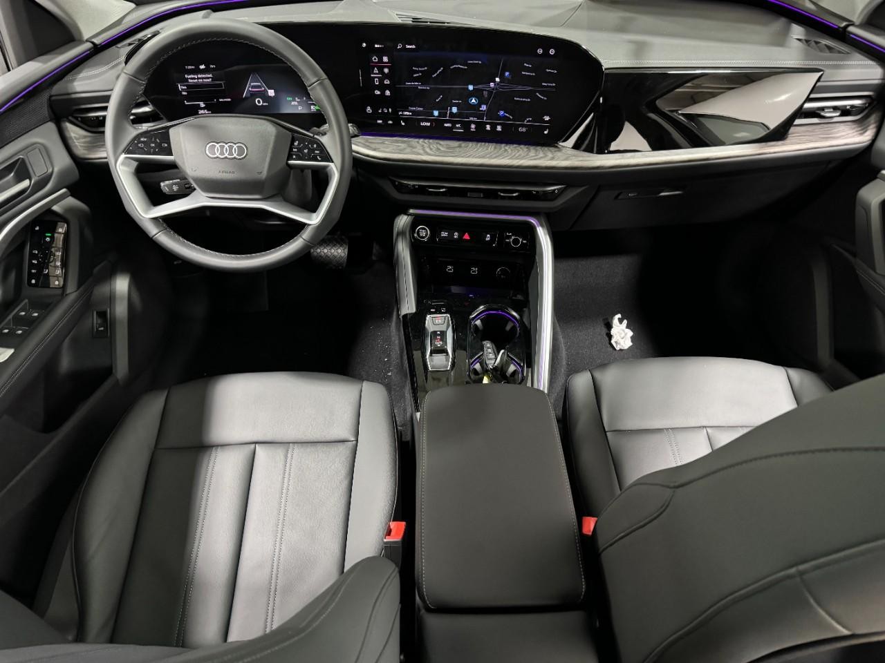 Audi Q5 Vehicle Full-screen Gallery Image 13