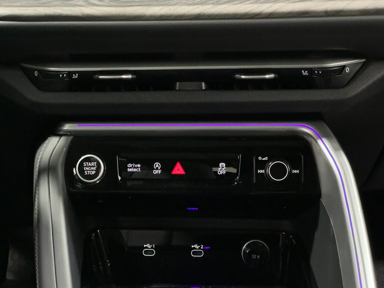 Audi Q5 Vehicle Full-screen Gallery Image 16