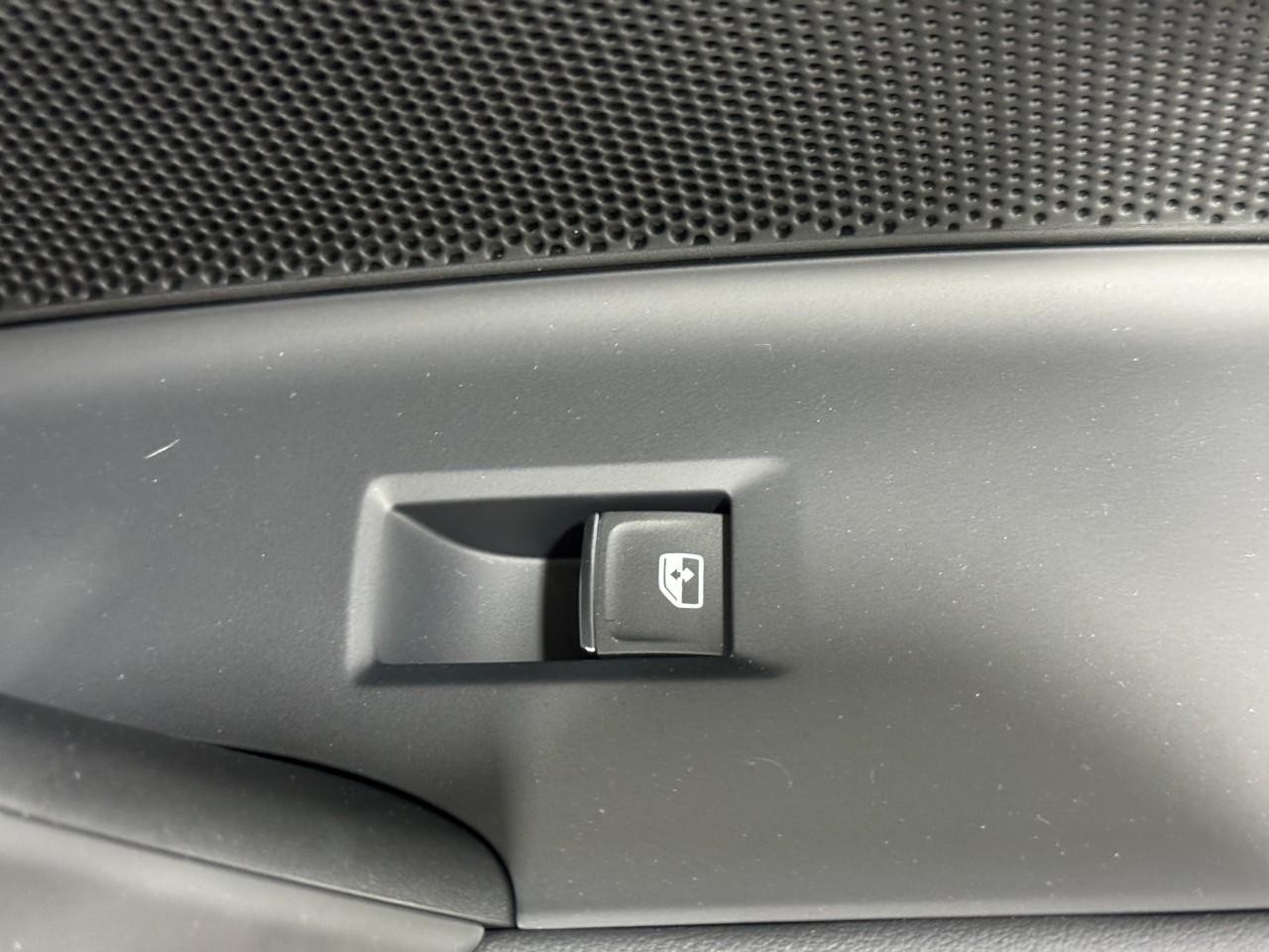 Audi Q5 Vehicle Full-screen Gallery Image 20