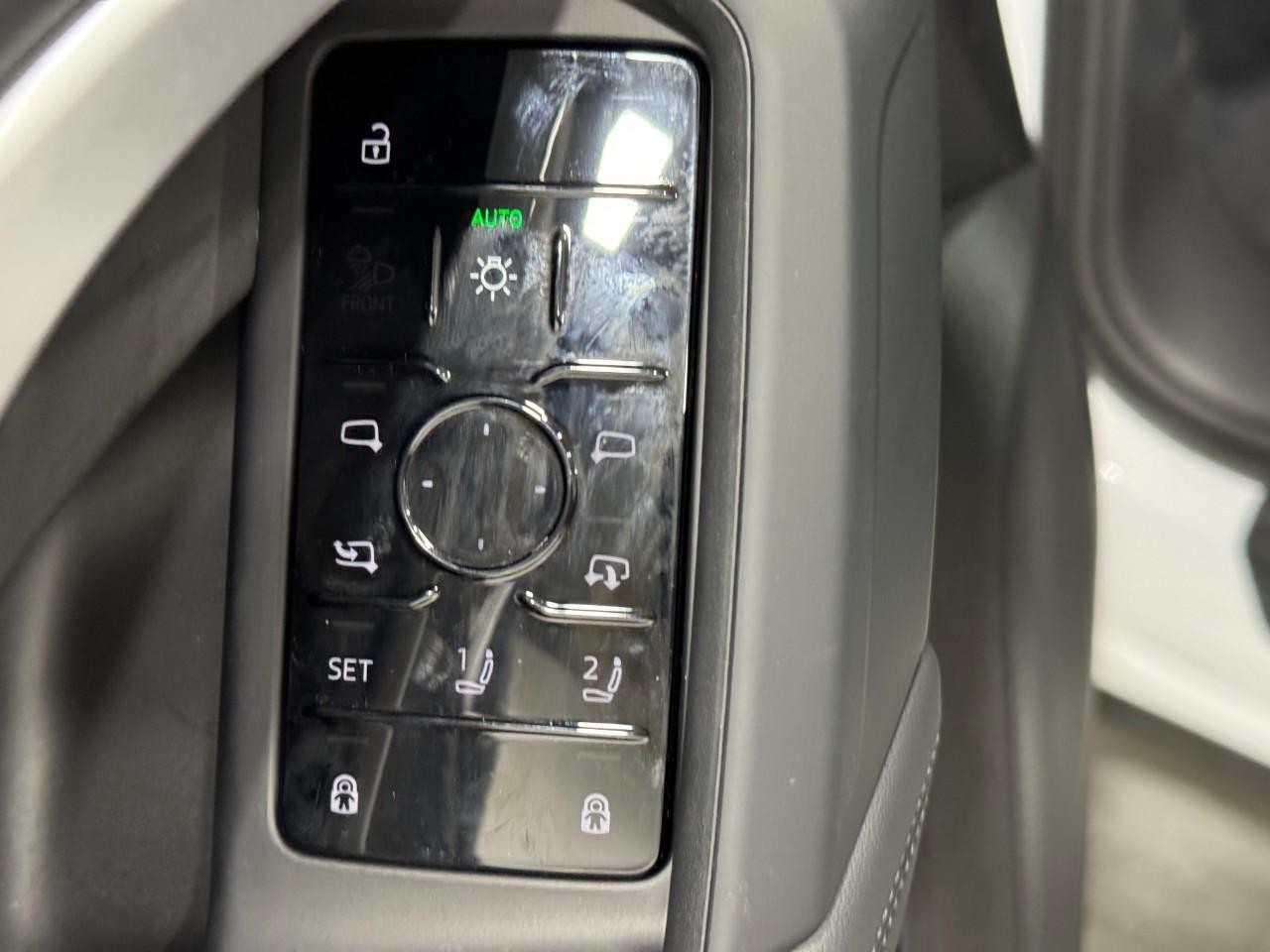 Audi Q5 Vehicle Full-screen Gallery Image 21