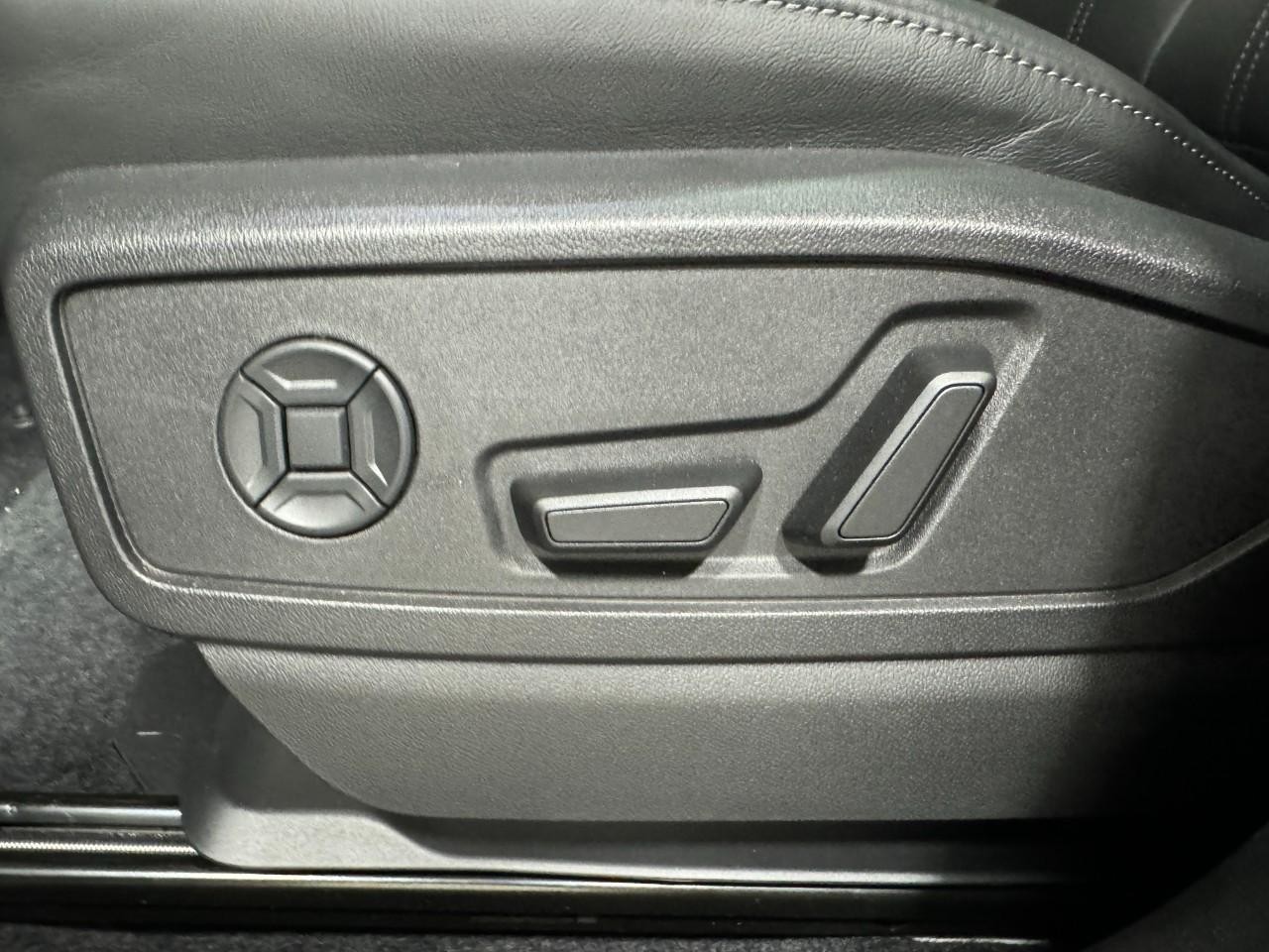 Audi Q5 Vehicle Full-screen Gallery Image 26