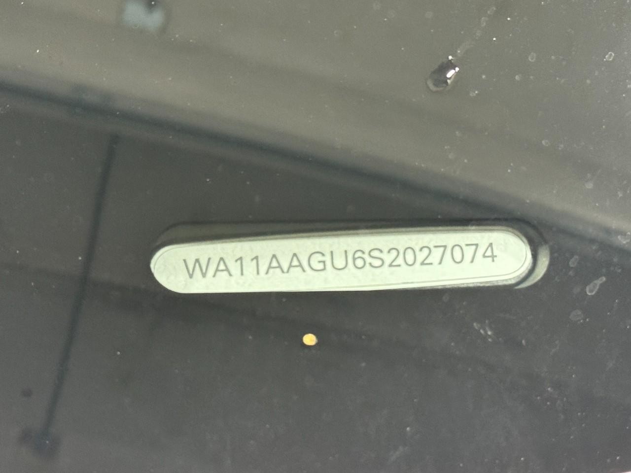 Audi Q5 Vehicle Full-screen Gallery Image 32