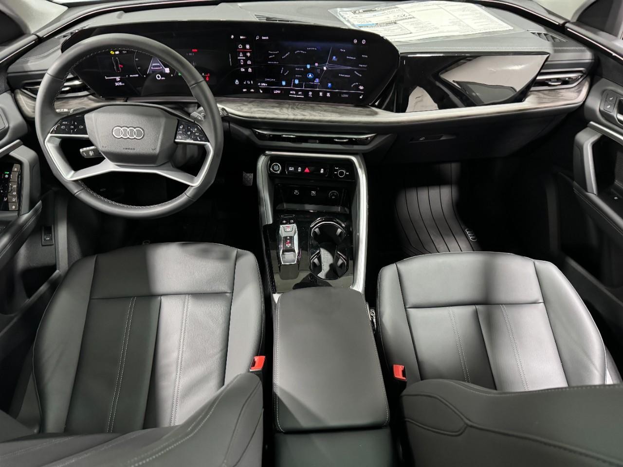 Audi Q5 Vehicle Full-screen Gallery Image 13