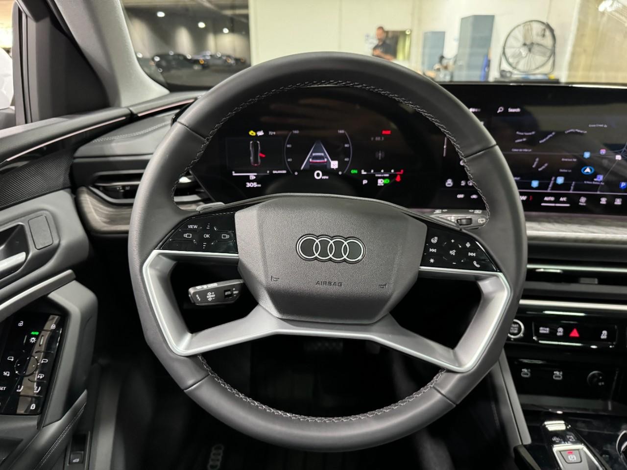 Audi Q5 Vehicle Full-screen Gallery Image 14