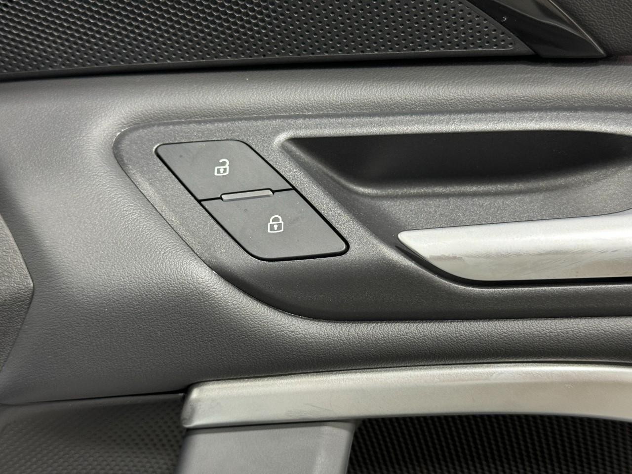 Audi Q5 Vehicle Full-screen Gallery Image 22