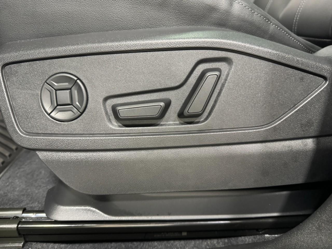 Audi Q5 Vehicle Full-screen Gallery Image 29