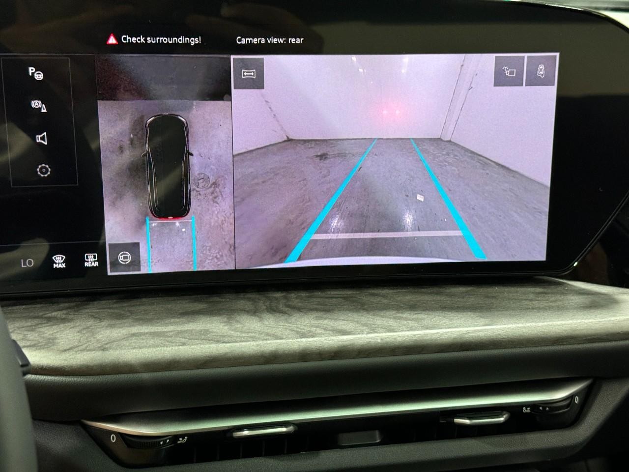 Audi Q5 Vehicle Full-screen Gallery Image 34