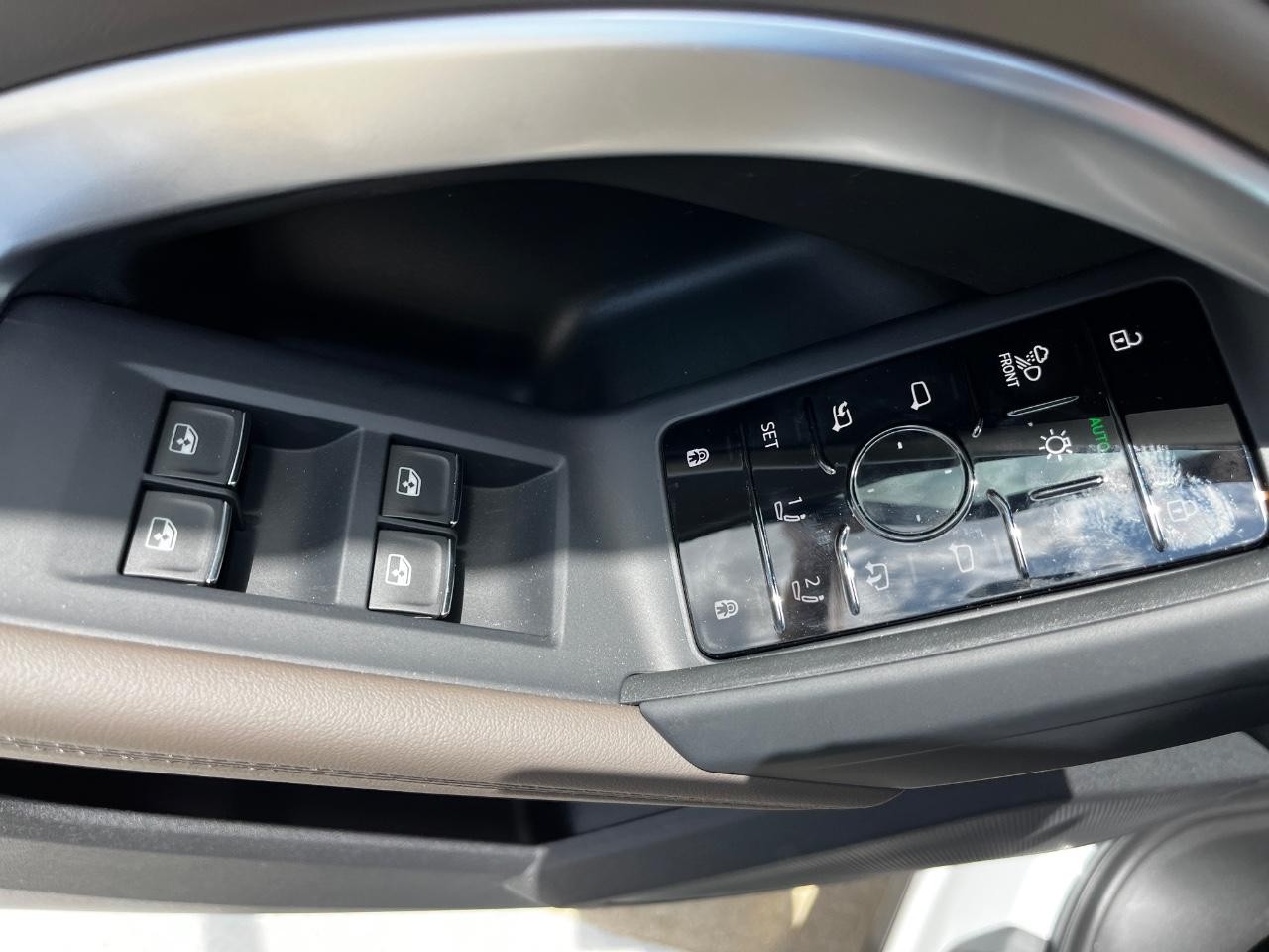 Audi Q5 Vehicle Full-screen Gallery Image 18