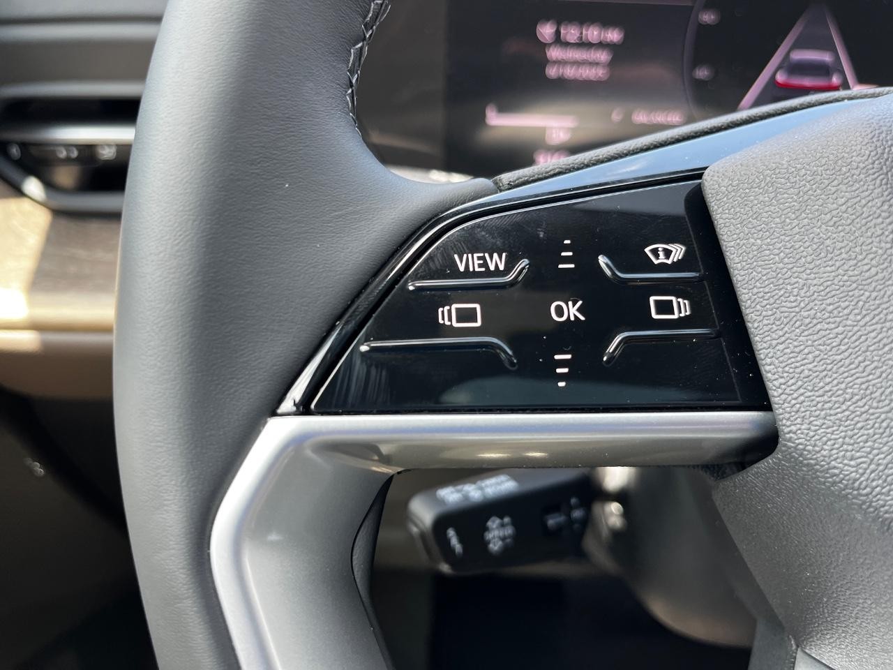 Audi Q5 Vehicle Full-screen Gallery Image 20