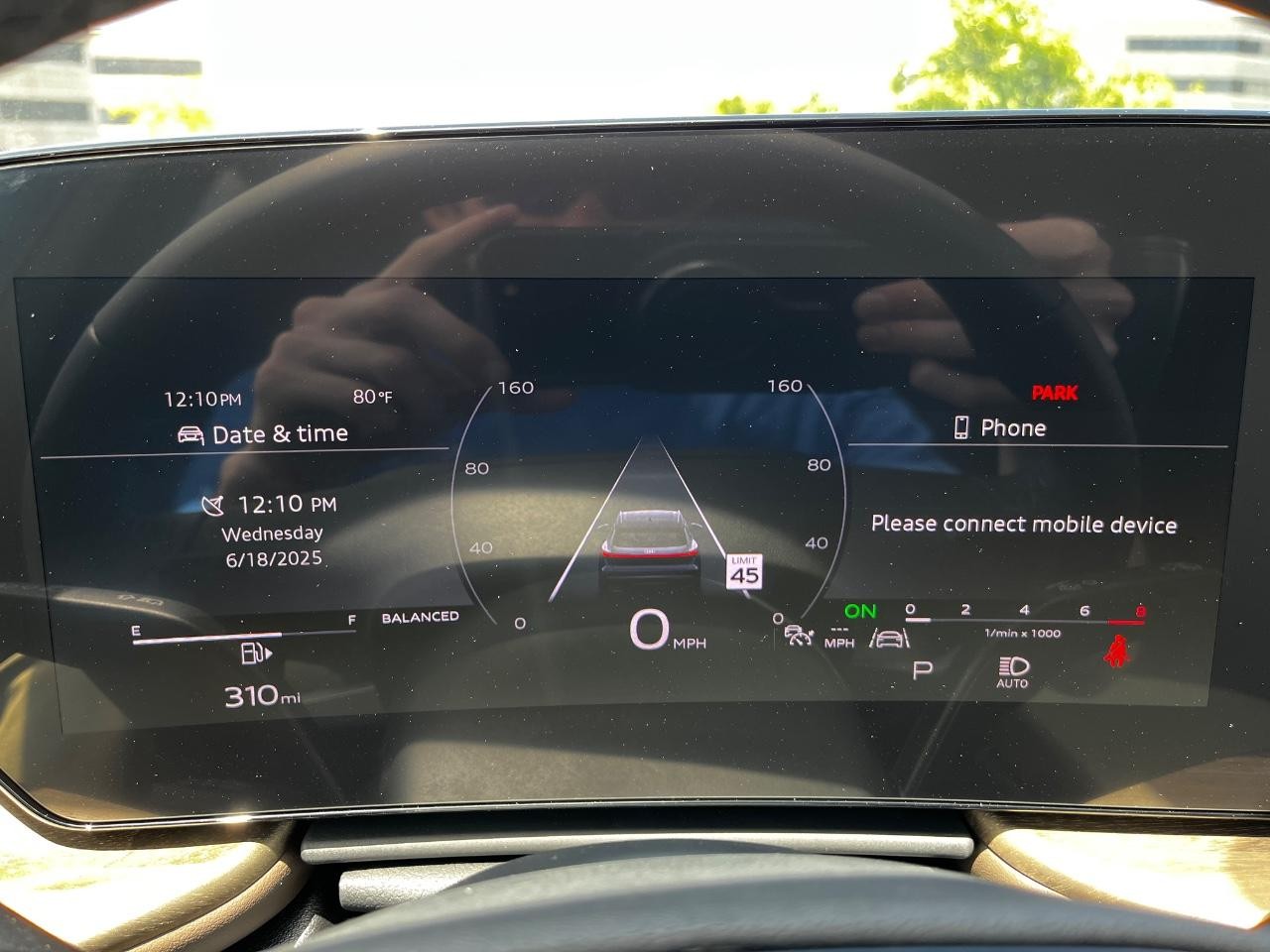 Audi Q5 Vehicle Full-screen Gallery Image 23