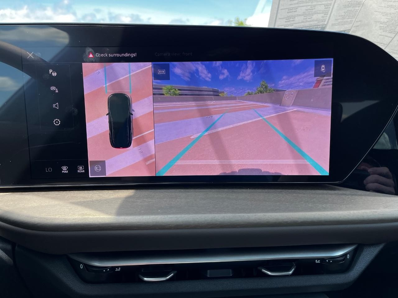 Audi Q5 Vehicle Full-screen Gallery Image 28