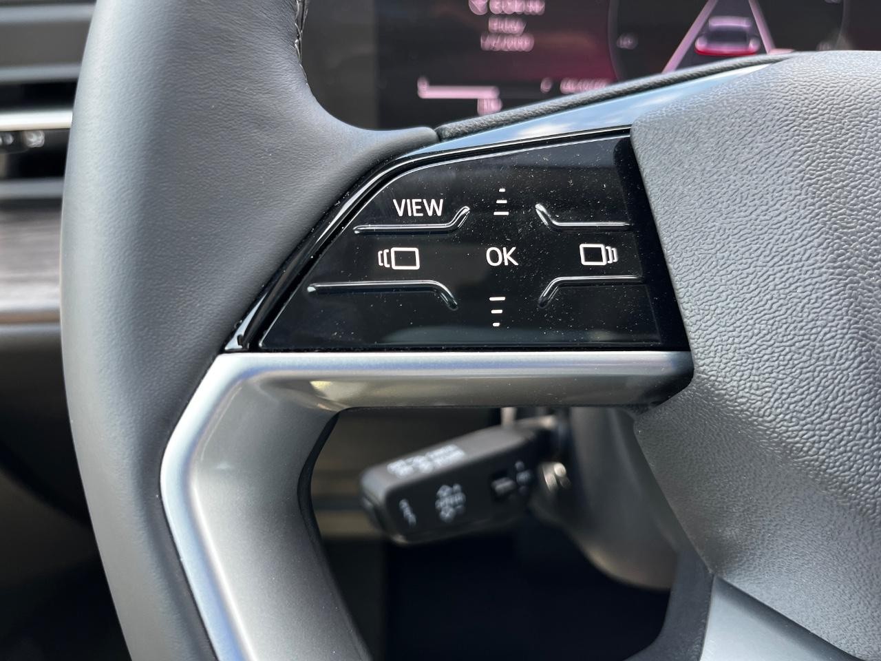 Audi Q5 Vehicle Full-screen Gallery Image 23