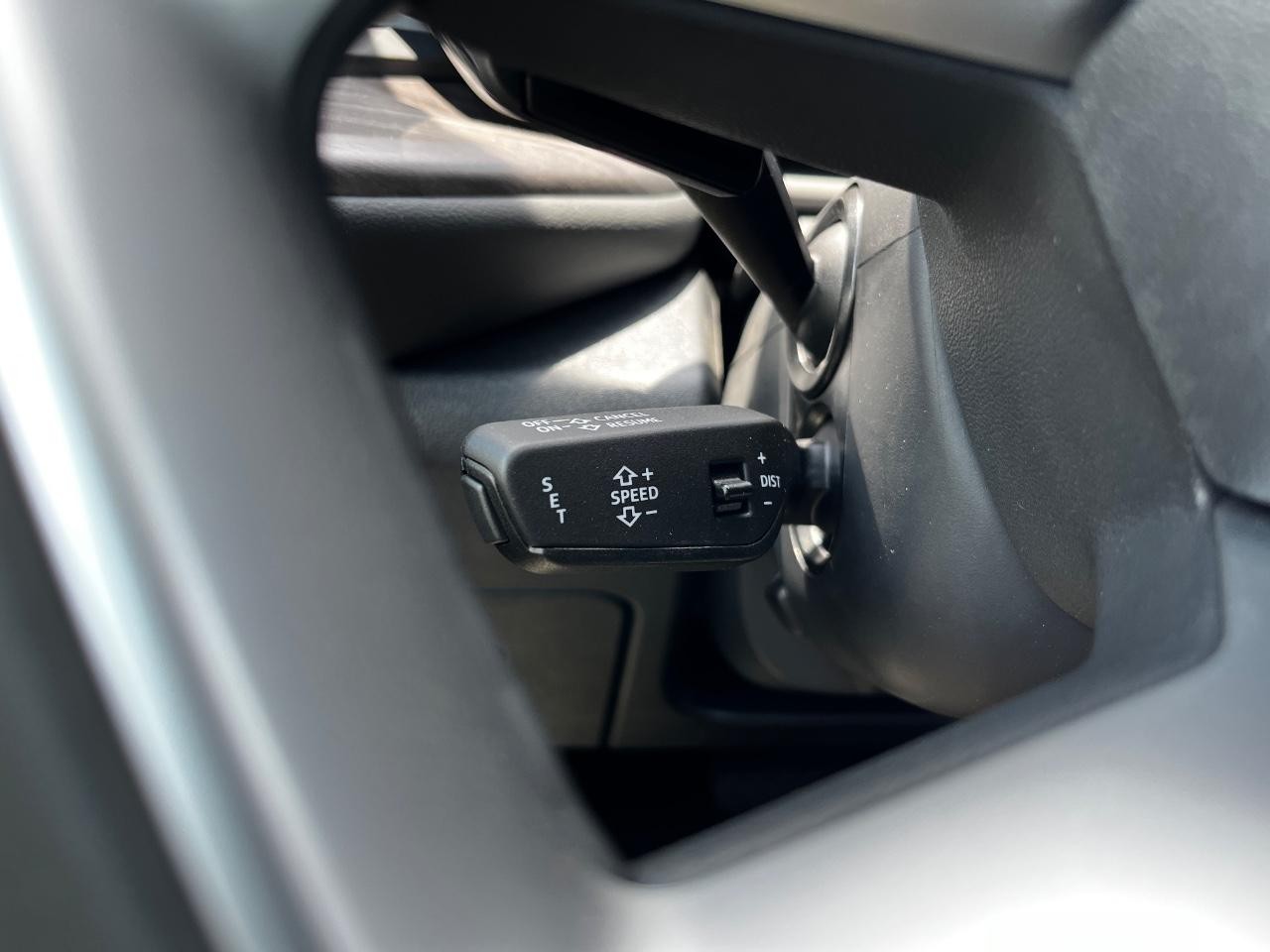 Audi Q5 Vehicle Full-screen Gallery Image 24