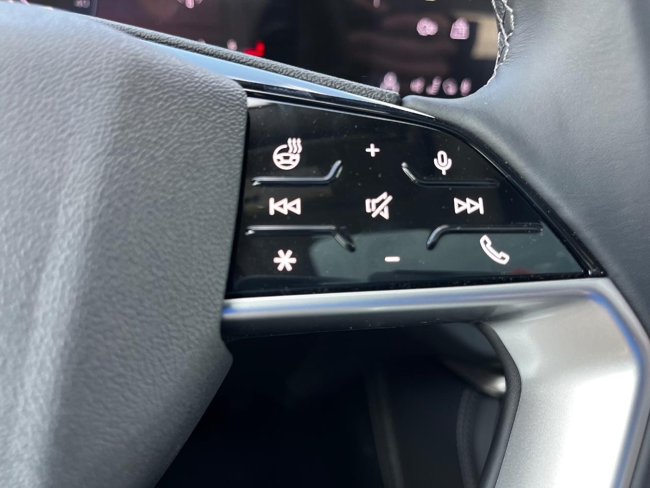 Audi Q5 Vehicle Full-screen Gallery Image 25