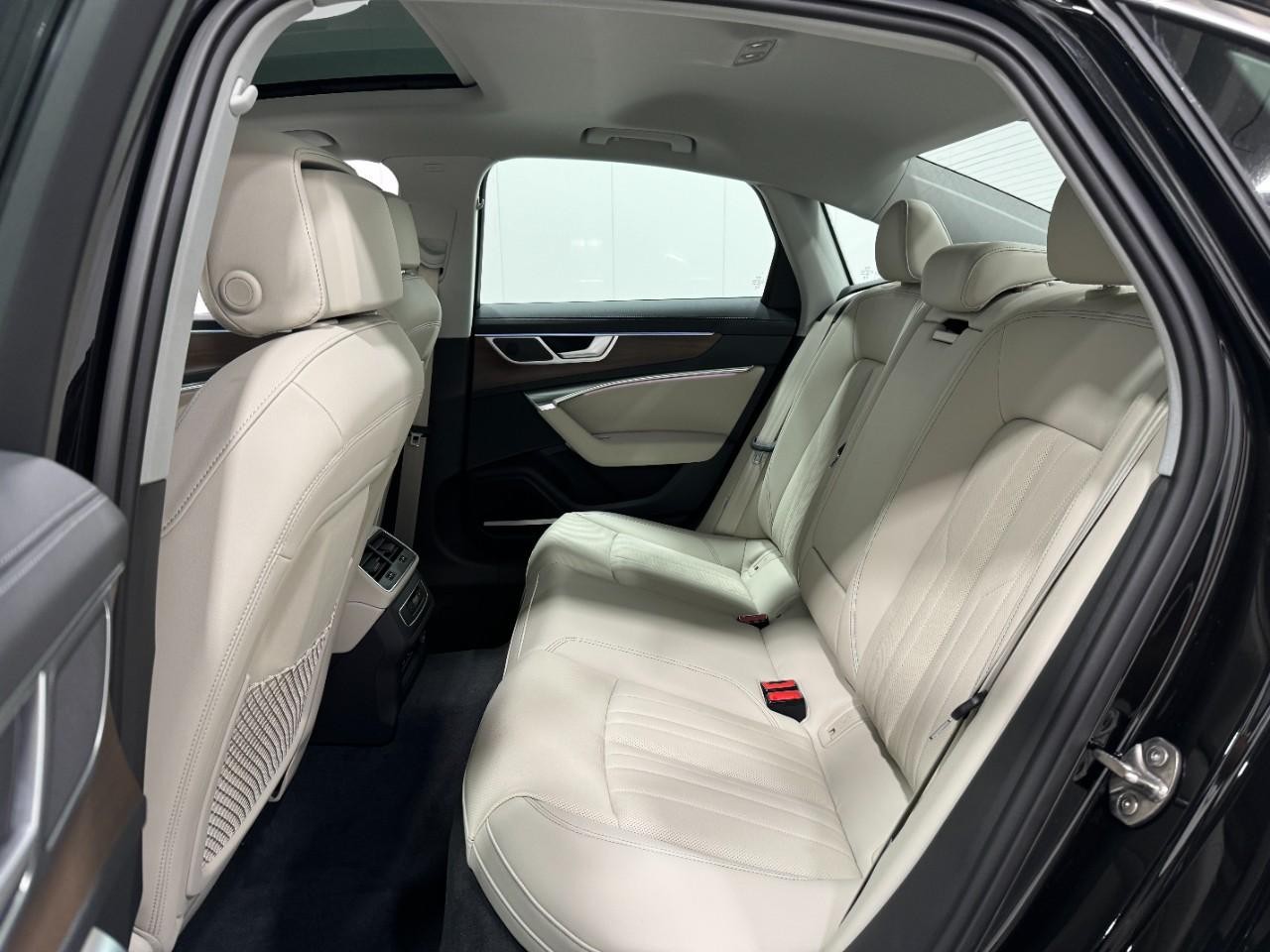 Audi A6 Sedan Vehicle Full-screen Gallery Image 8