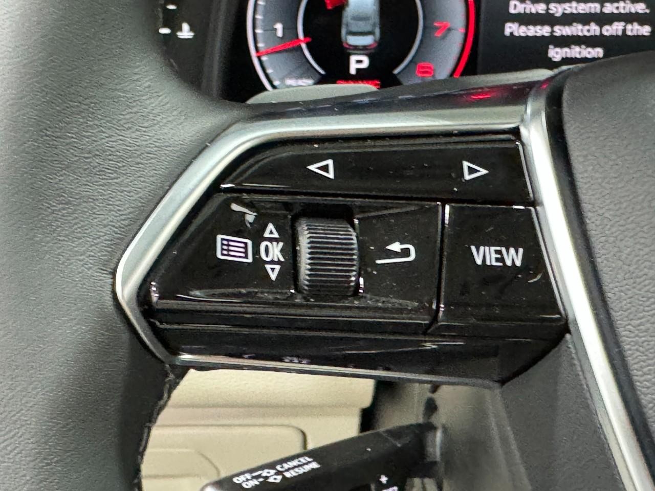 Audi A6 Sedan Vehicle Full-screen Gallery Image 33