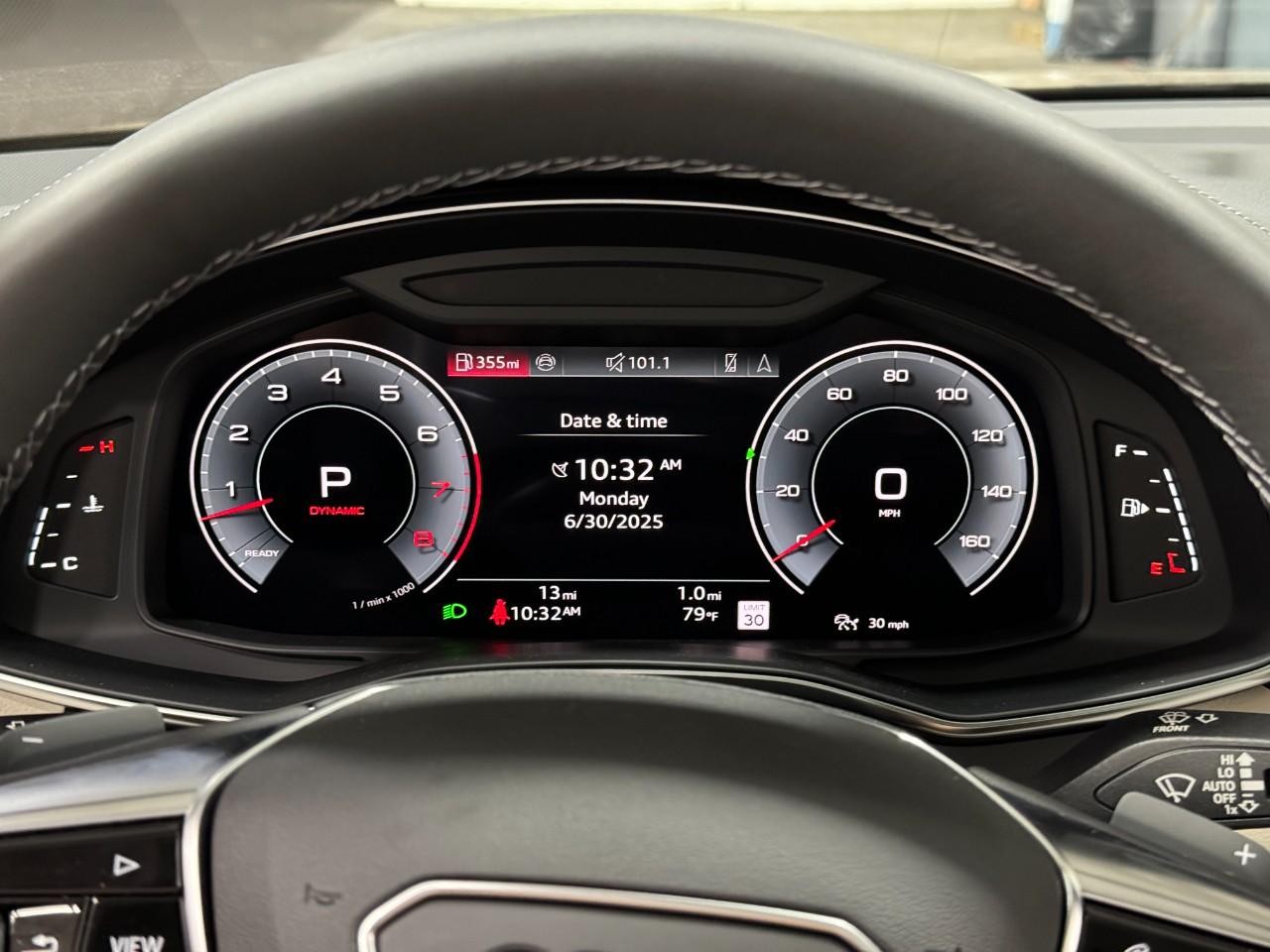 Audi A6 Sedan Vehicle Full-screen Gallery Image 36