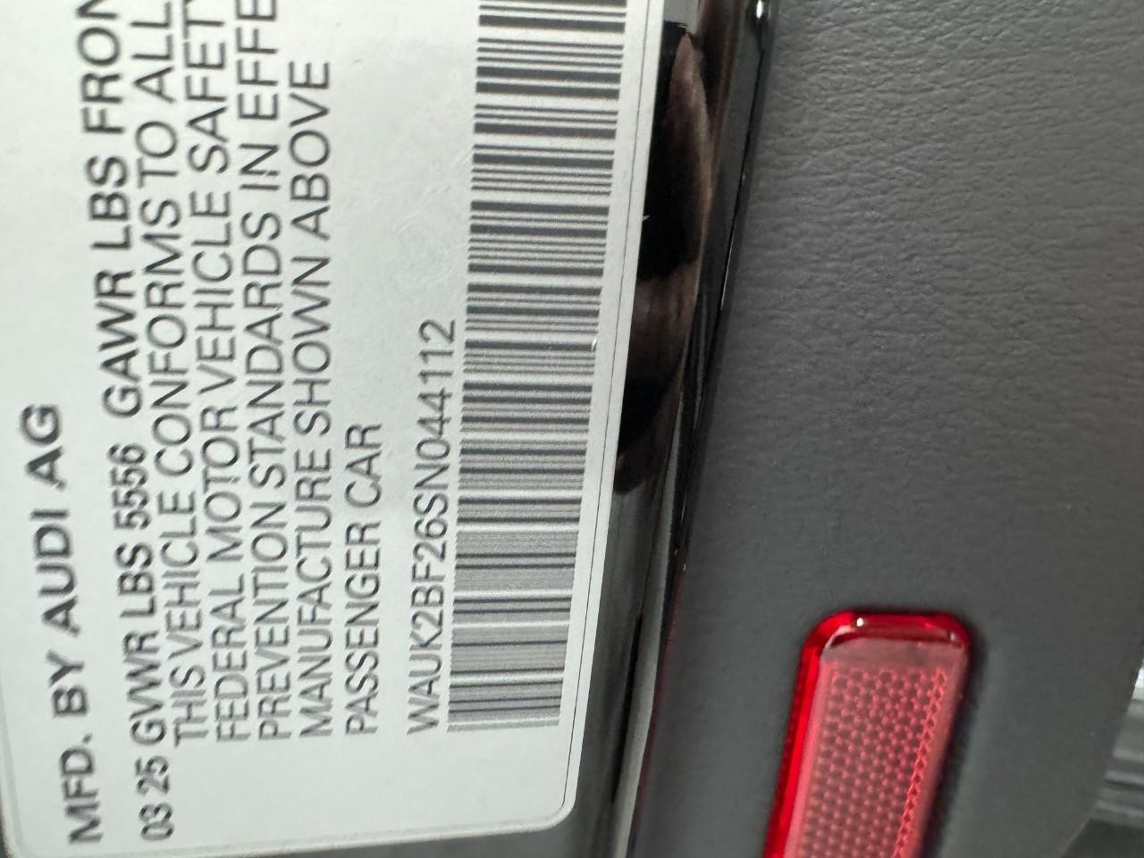 Audi A6 Sedan Vehicle Full-screen Gallery Image 38