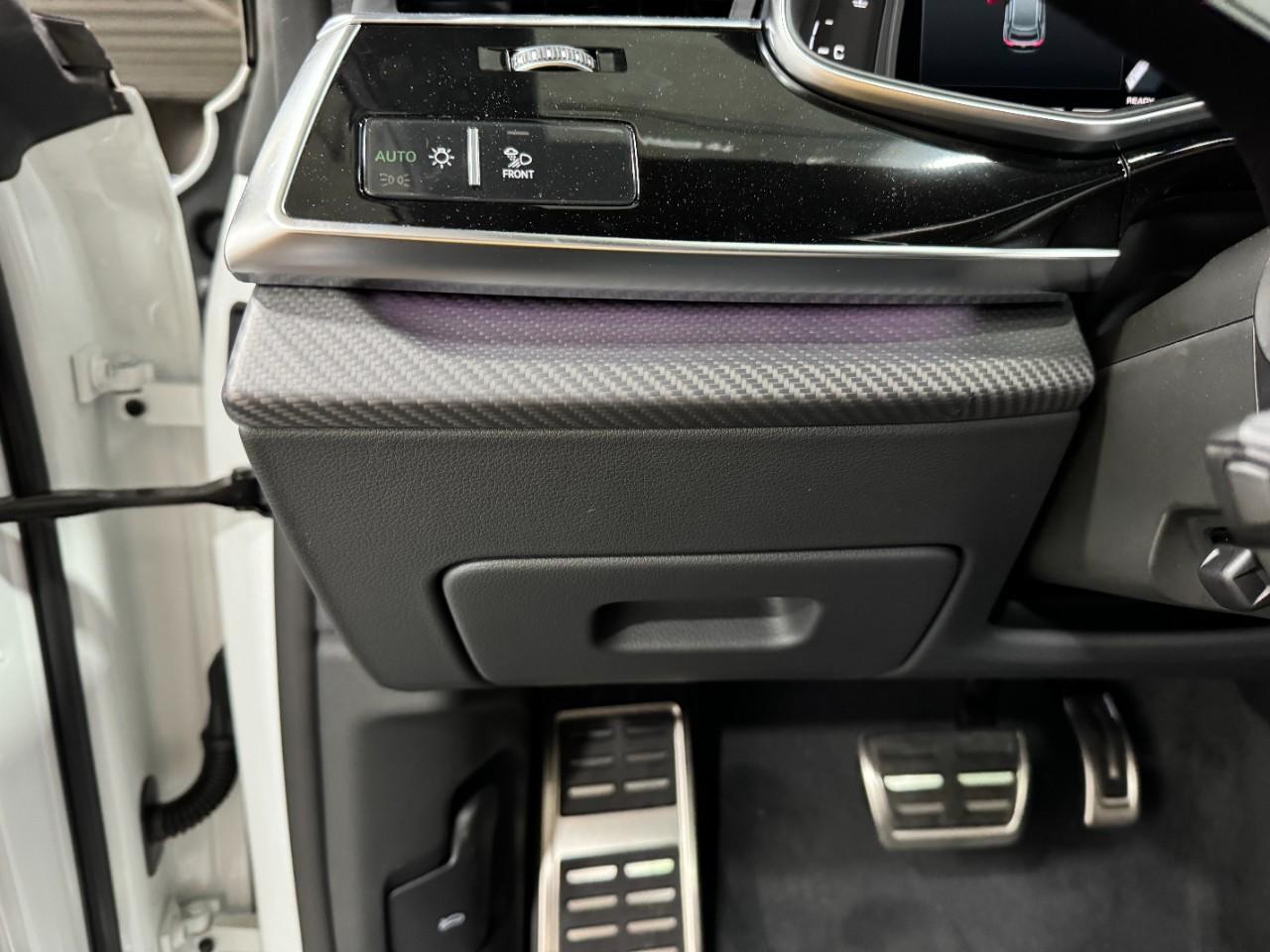 Audi SQ8 Vehicle Full-screen Gallery Image 32