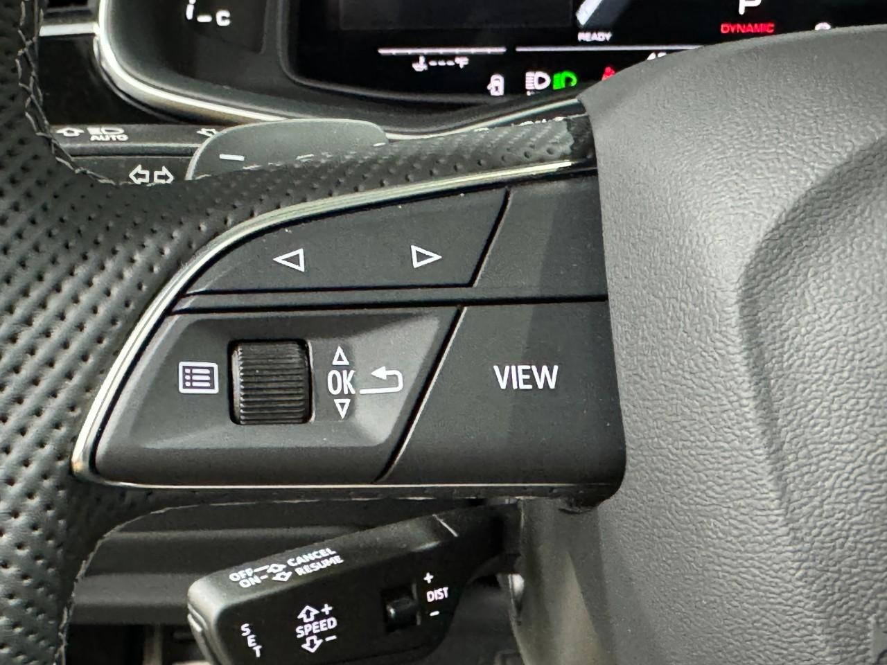 Audi SQ8 Vehicle Full-screen Gallery Image 33