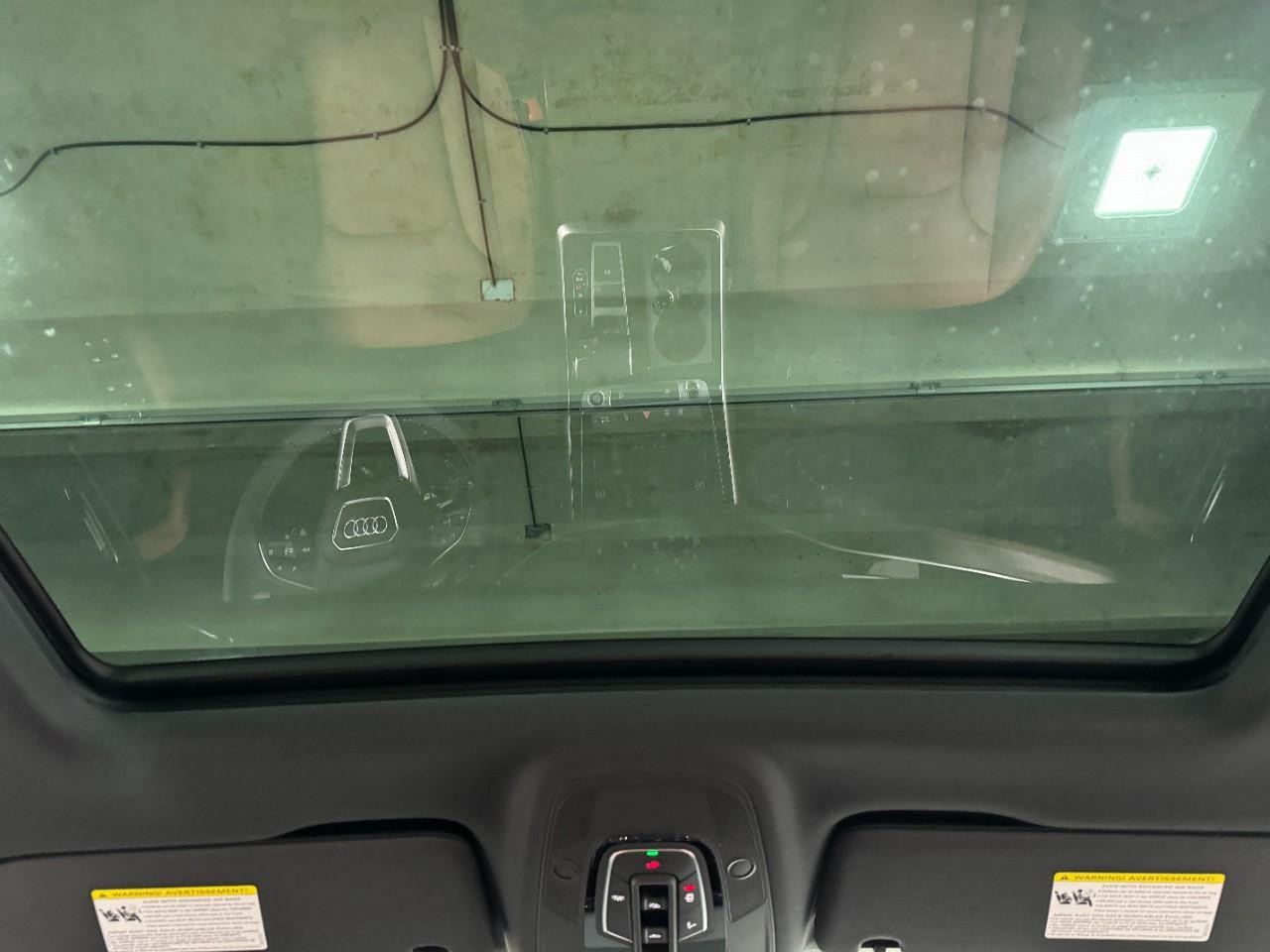 Audi Q7 Vehicle Full-screen Gallery Image 14