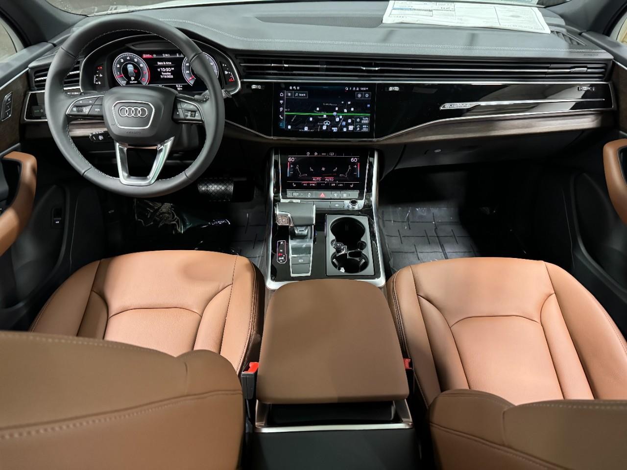 Audi Q7 Vehicle Full-screen Gallery Image 15