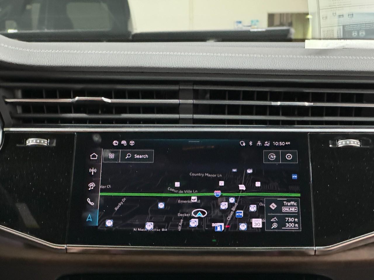 Audi Q7 Vehicle Full-screen Gallery Image 17