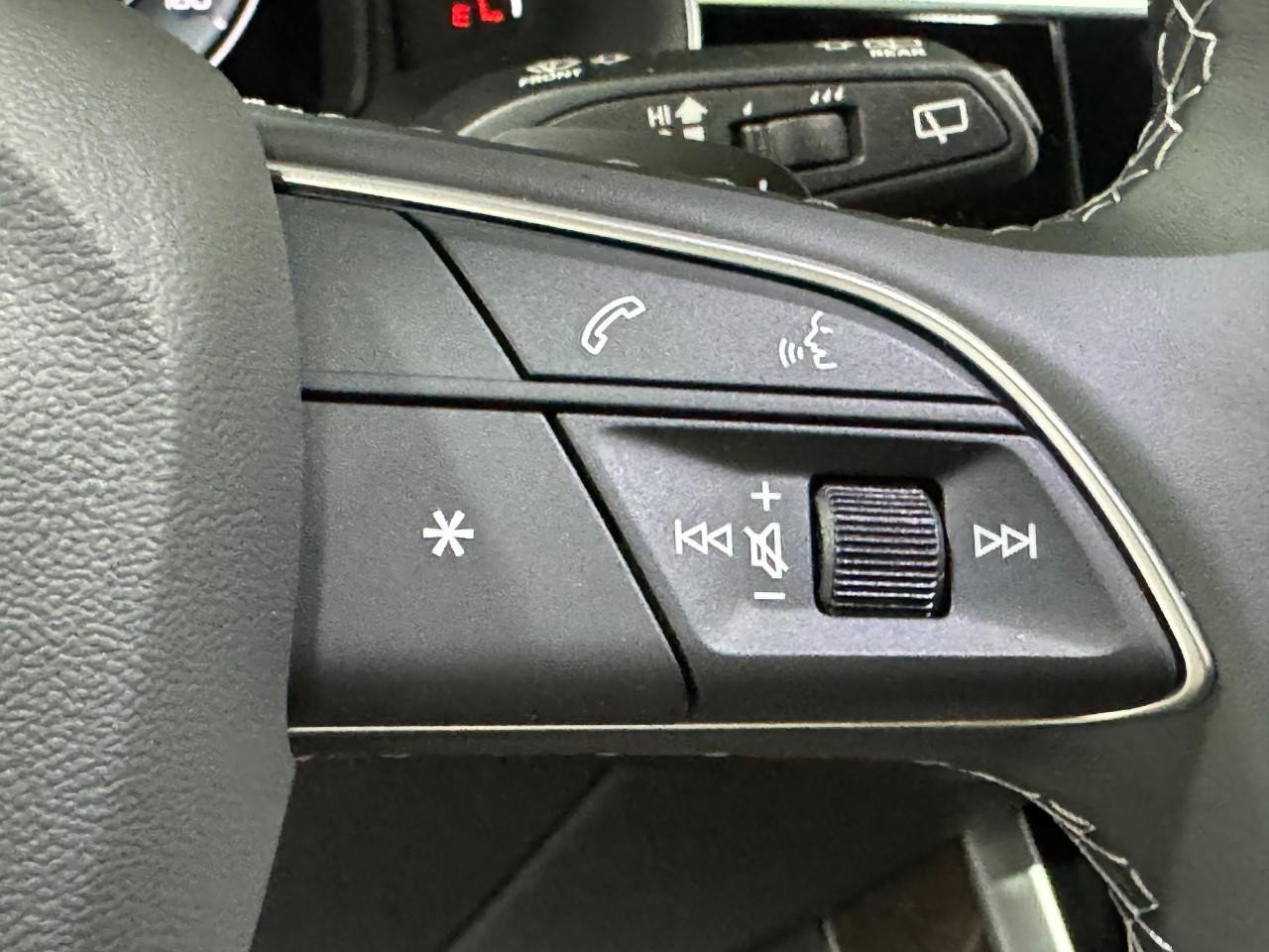 Audi Q7 Vehicle Full-screen Gallery Image 36