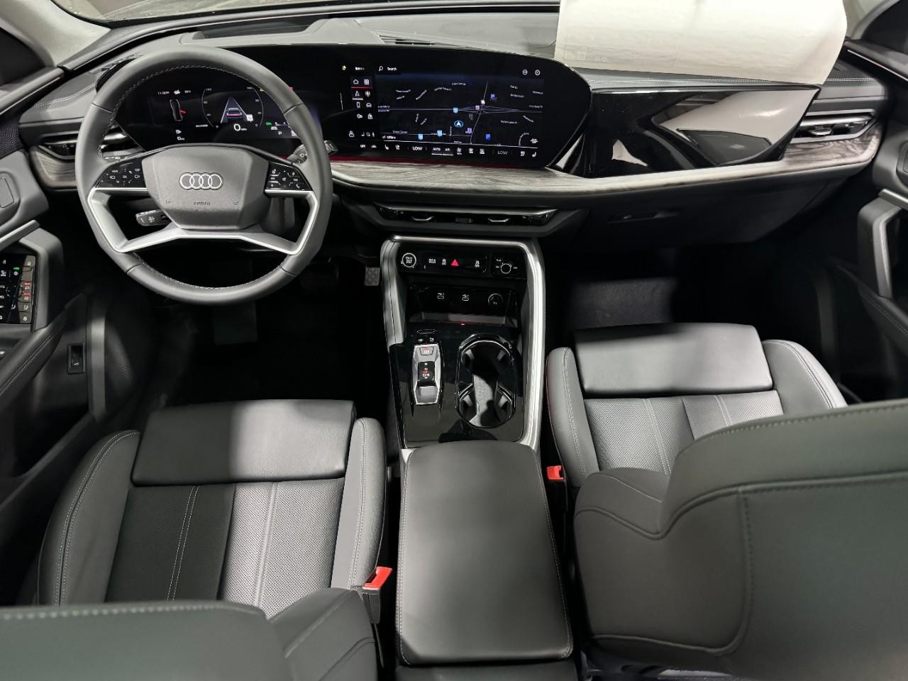 Audi Q5 Vehicle Full-screen Gallery Image 13