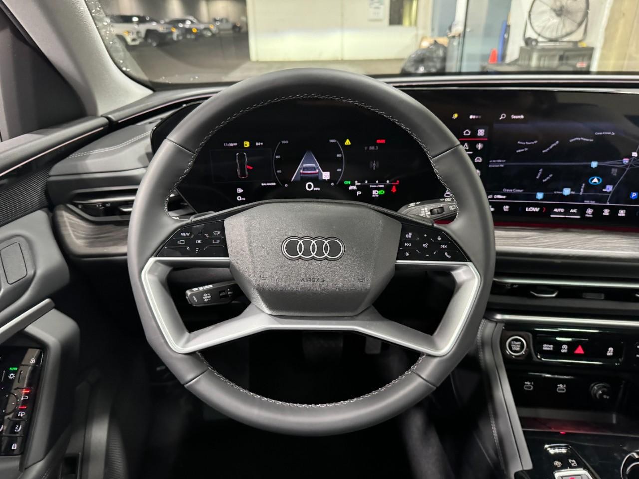 Audi Q5 Vehicle Full-screen Gallery Image 14