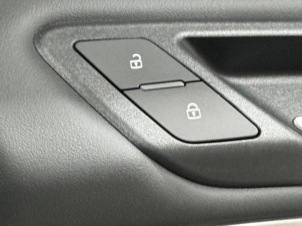 Audi Q5 Vehicle Full-screen Gallery Image 22