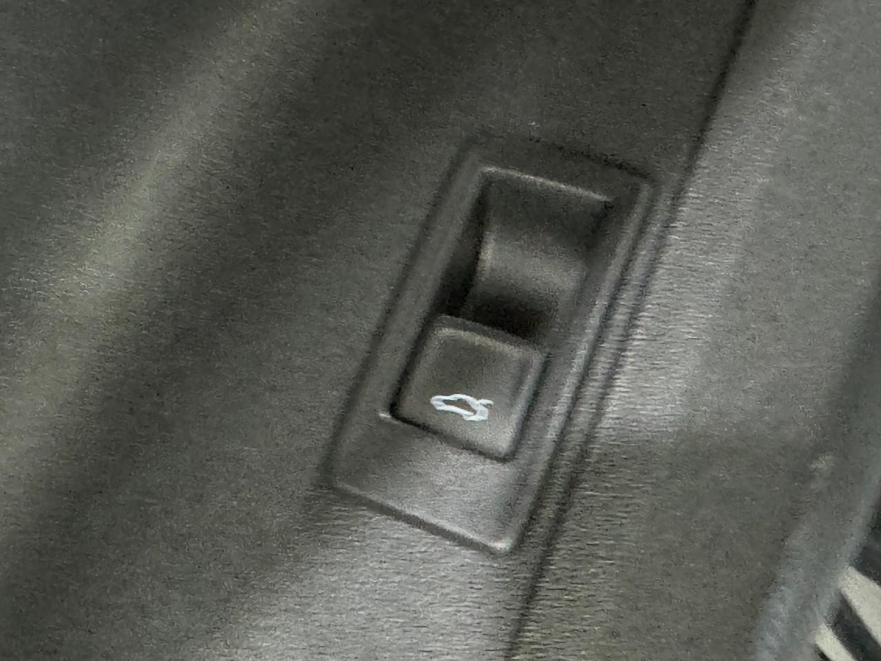 Audi Q5 Vehicle Full-screen Gallery Image 27