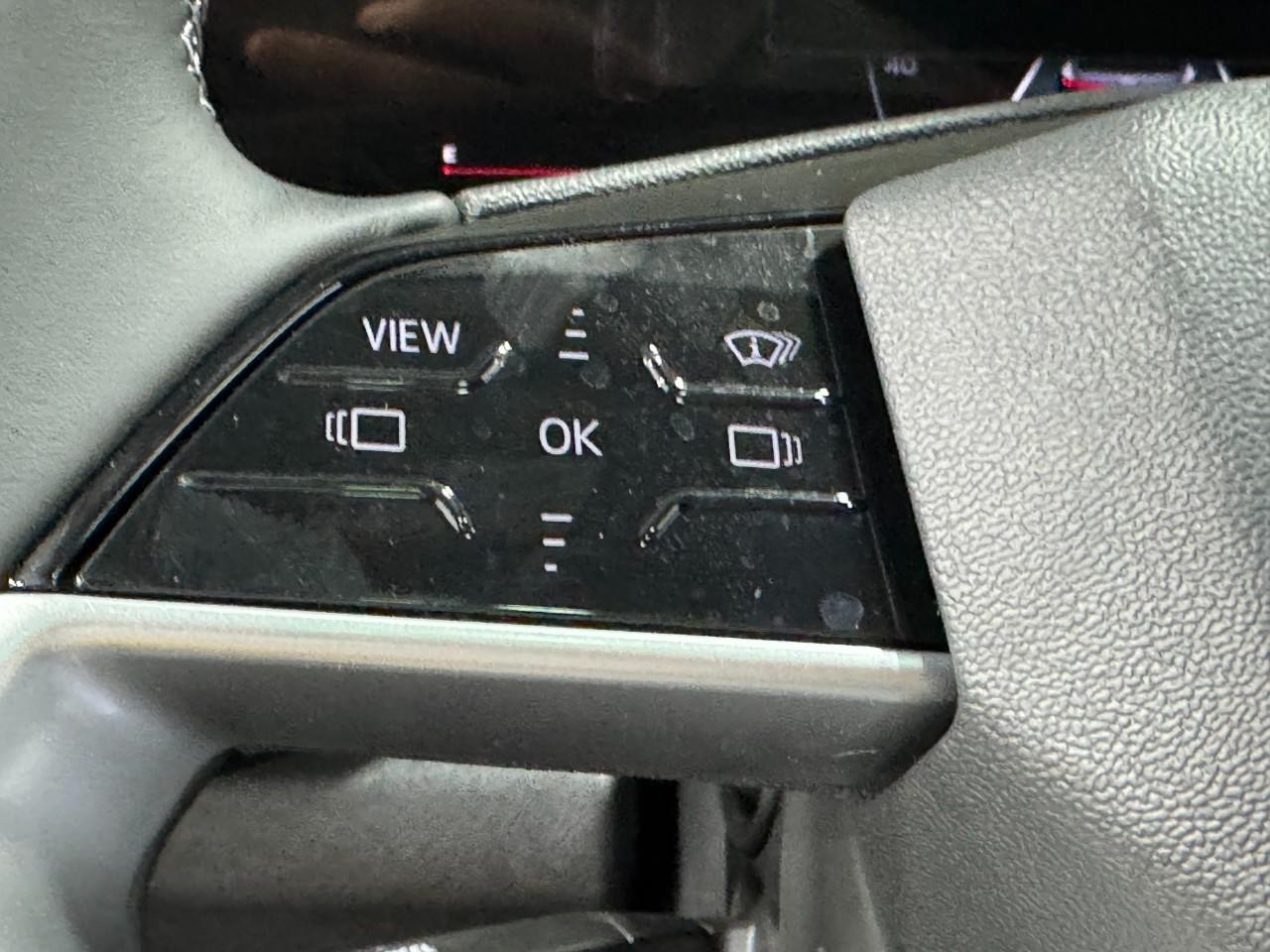 Audi Q5 Vehicle Full-screen Gallery Image 31