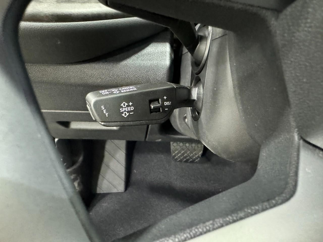 Audi Q5 Vehicle Full-screen Gallery Image 33