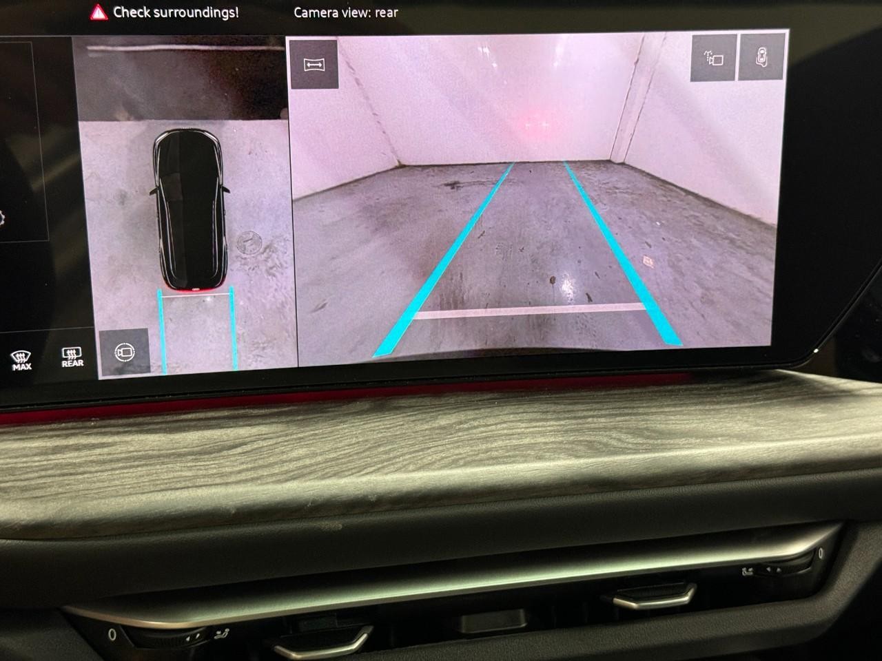 Audi Q5 Vehicle Full-screen Gallery Image 35