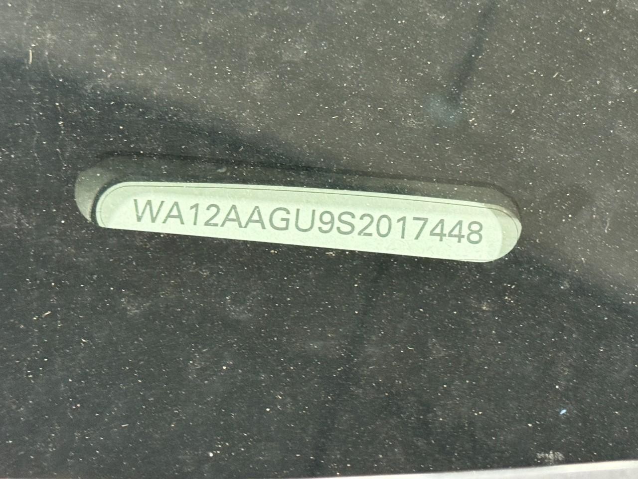 Audi Q5 Vehicle Full-screen Gallery Image 36