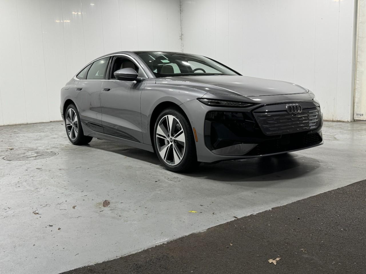 Audi A6 e-tron Vehicle Full-screen Gallery Image 6