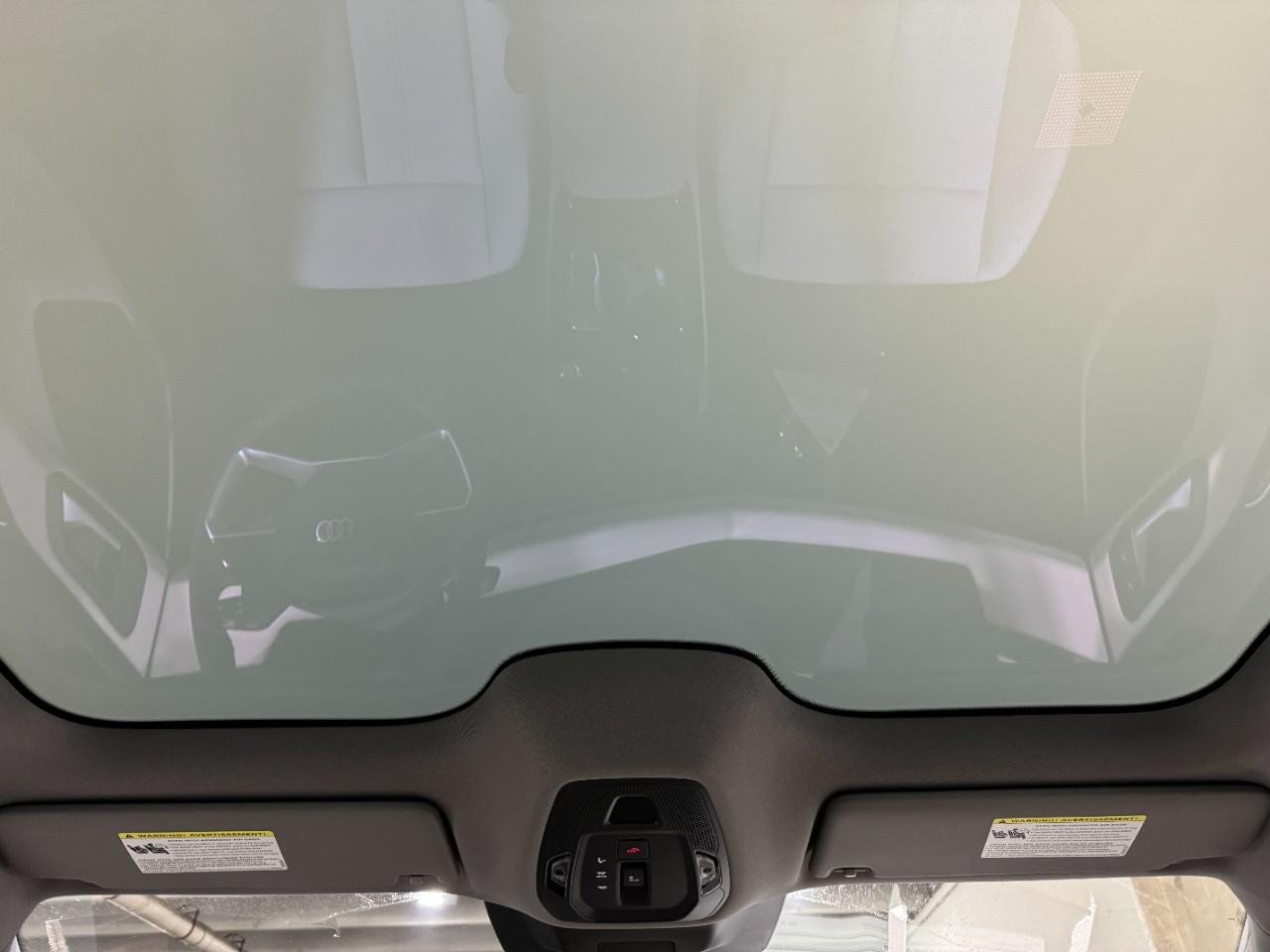 Audi A6 e-tron Vehicle Full-screen Gallery Image 12