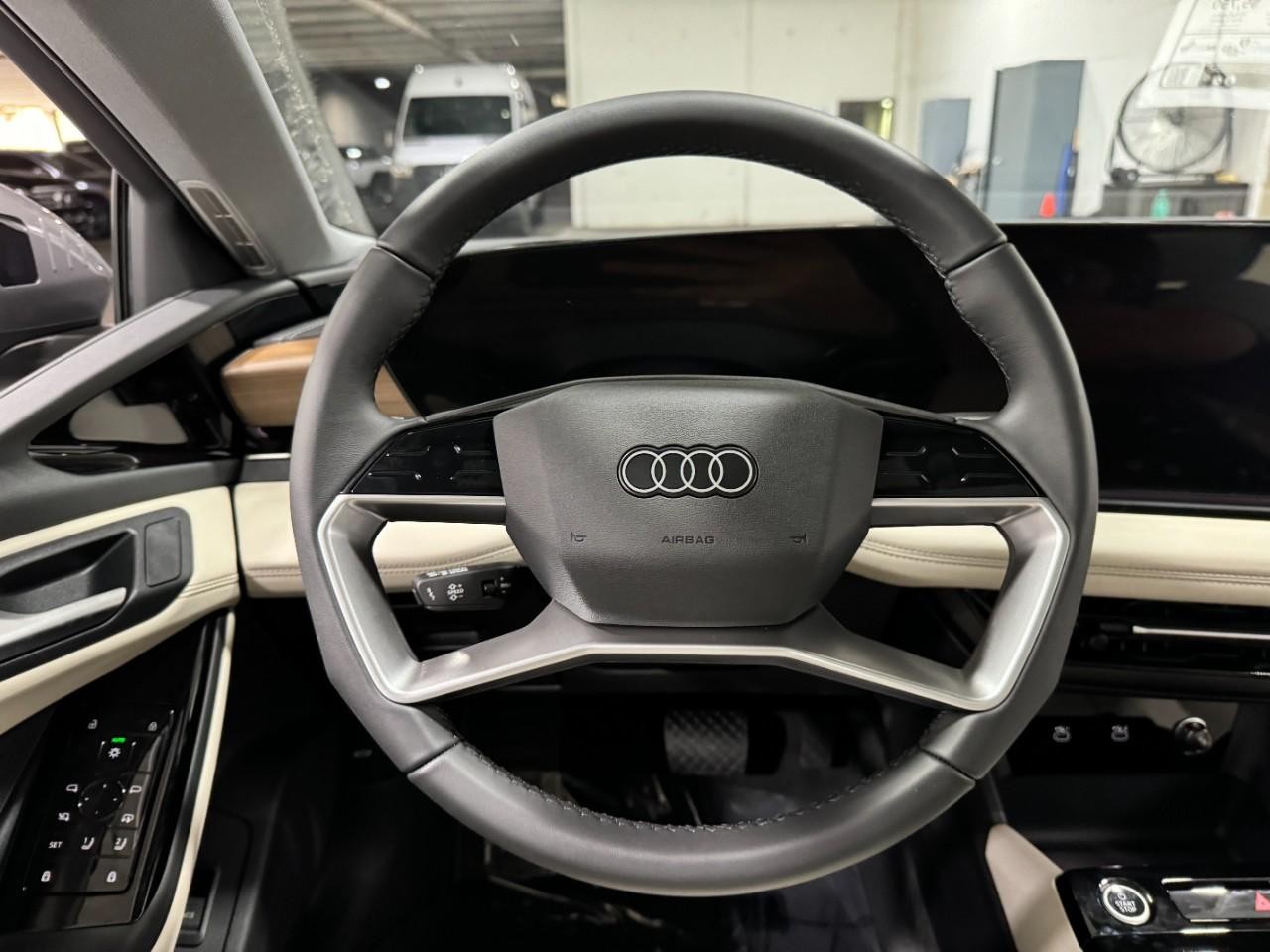 Audi A6 e-tron Vehicle Full-screen Gallery Image 14