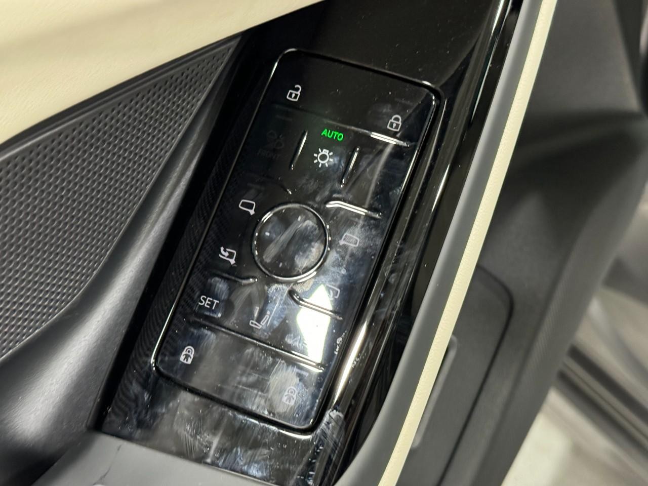 Audi A6 e-tron Vehicle Full-screen Gallery Image 25