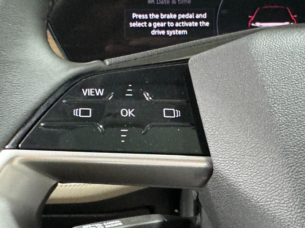 Audi A6 e-tron Vehicle Full-screen Gallery Image 30