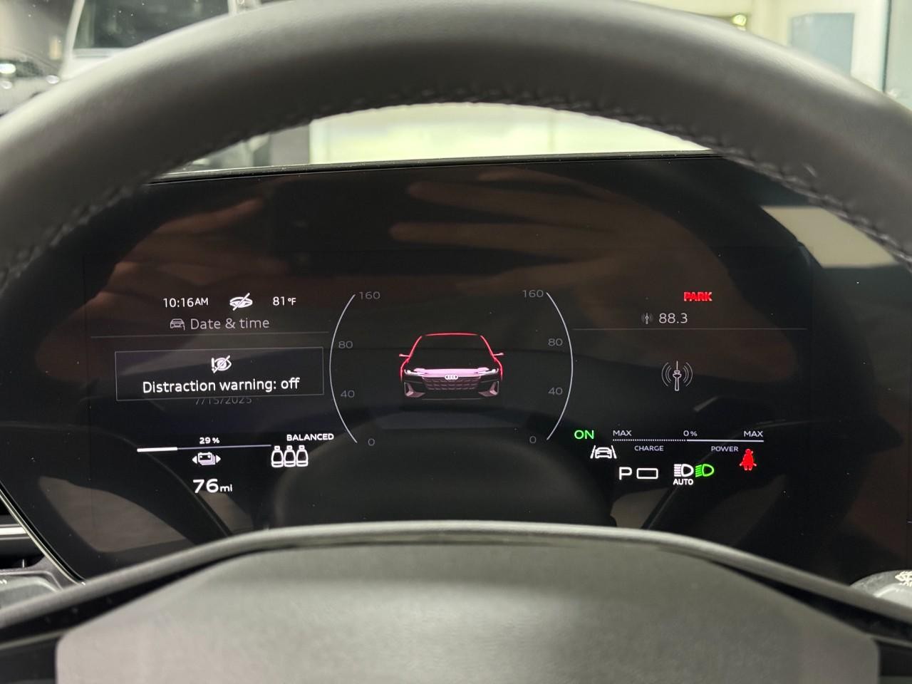 Audi A6 e-tron Vehicle Full-screen Gallery Image 33