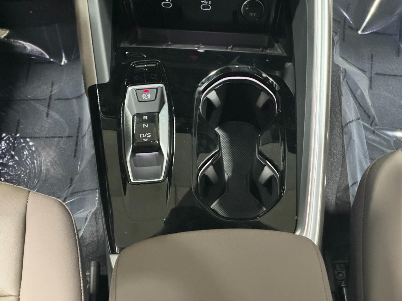 Audi Q5 Vehicle Full-screen Gallery Image 16