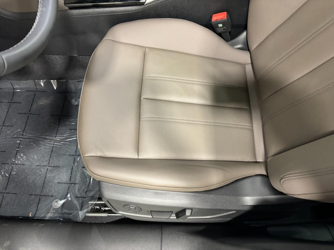 Audi Q5 Vehicle Full-screen Gallery Image 27