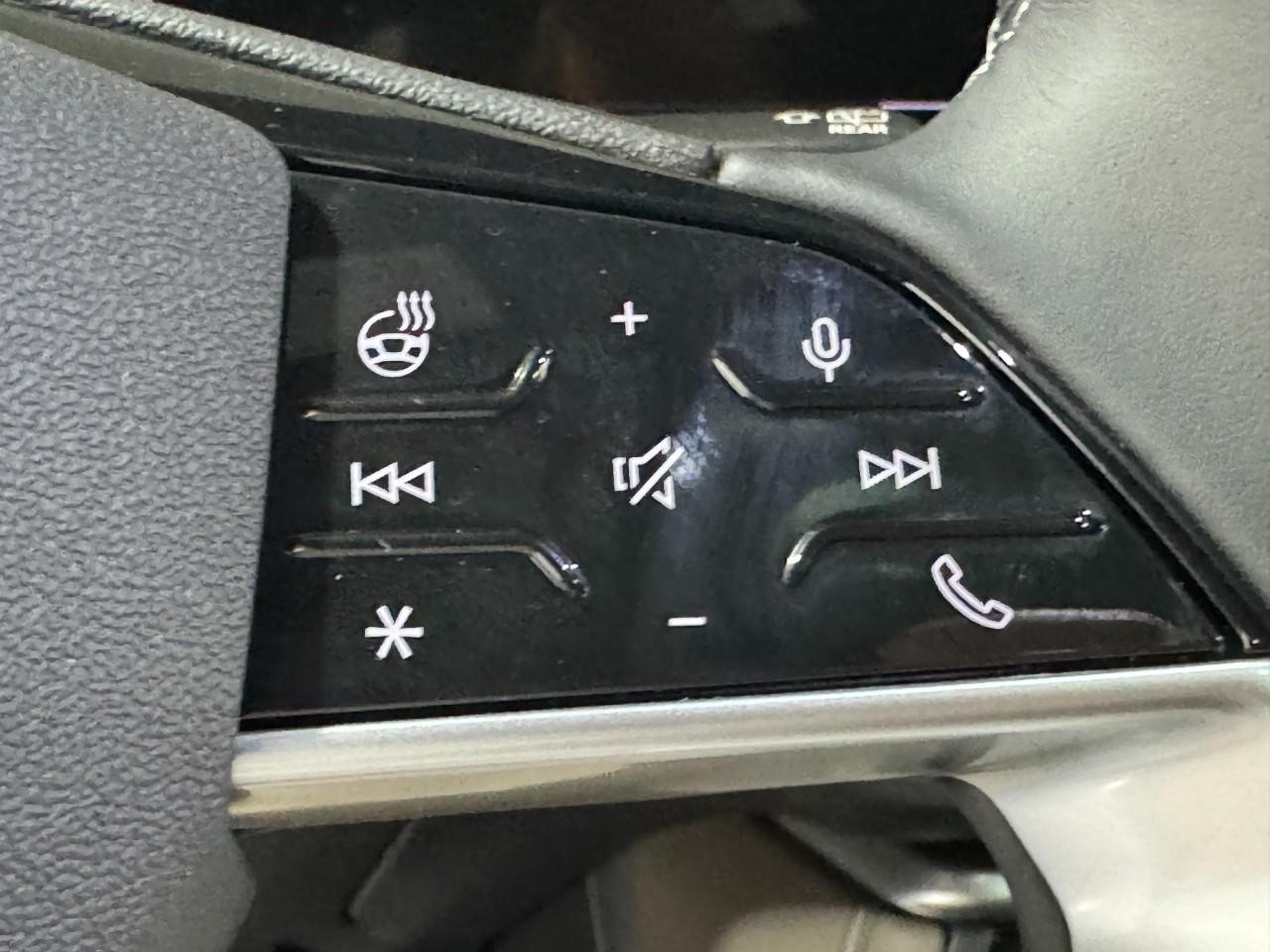 Audi Q5 Vehicle Full-screen Gallery Image 30