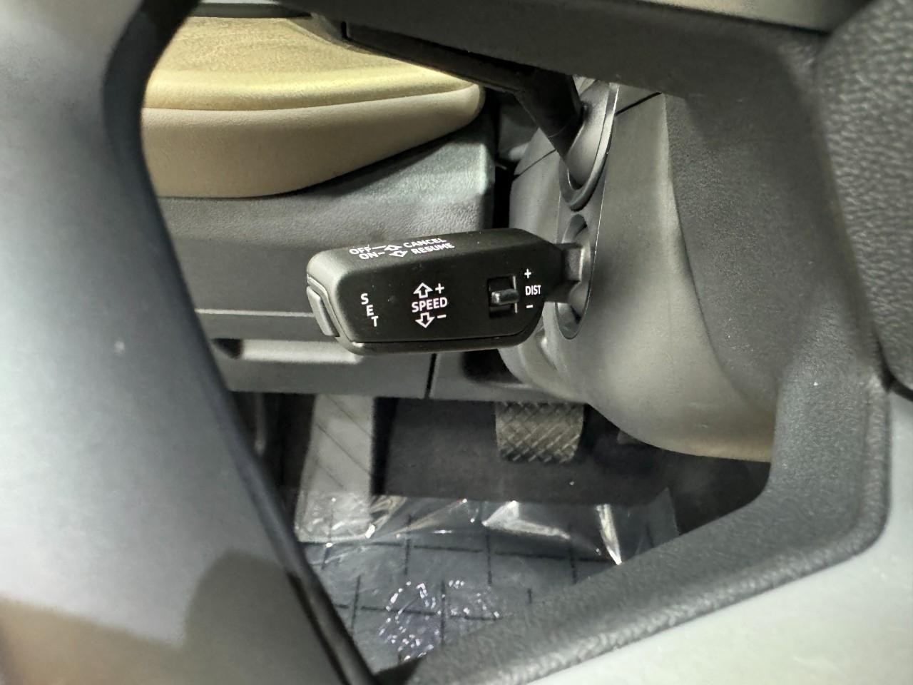 Audi Q5 Vehicle Full-screen Gallery Image 31