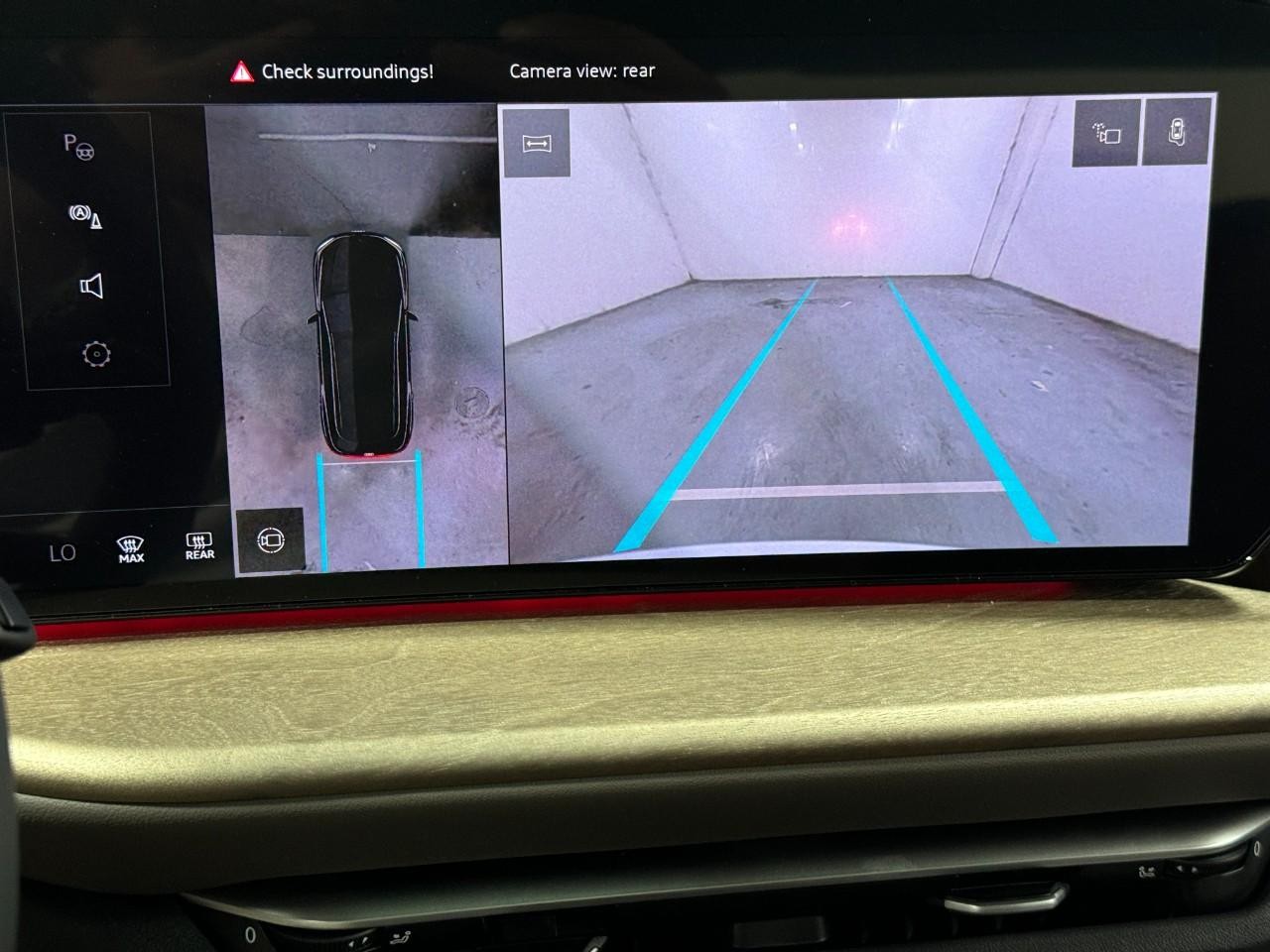 Audi Q5 Vehicle Full-screen Gallery Image 33