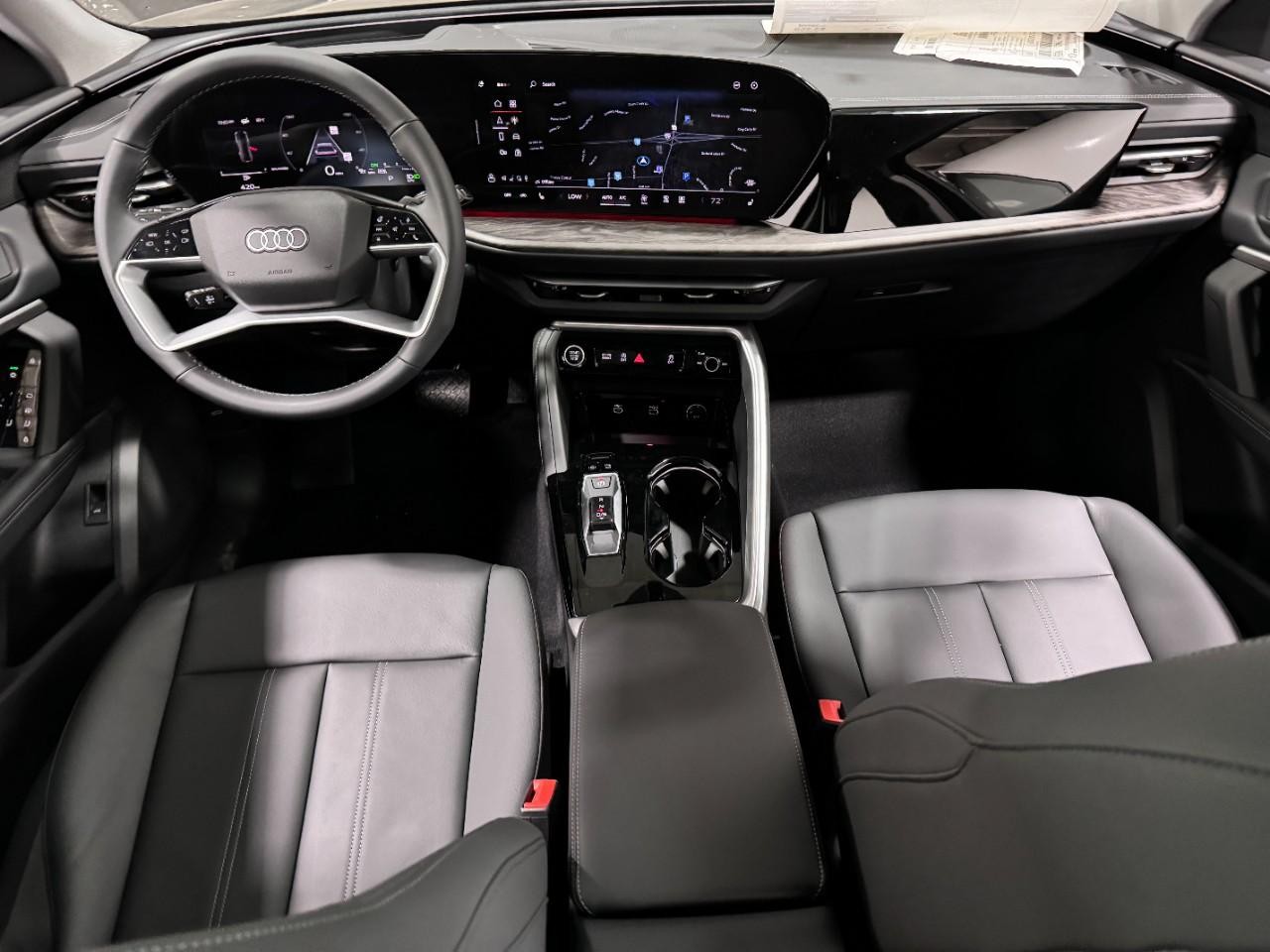 Audi Q5 Vehicle Full-screen Gallery Image 13